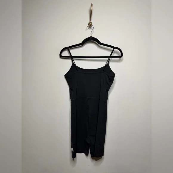 Vuori AlITheFeels Onesie in Black - Picture 9 of 10